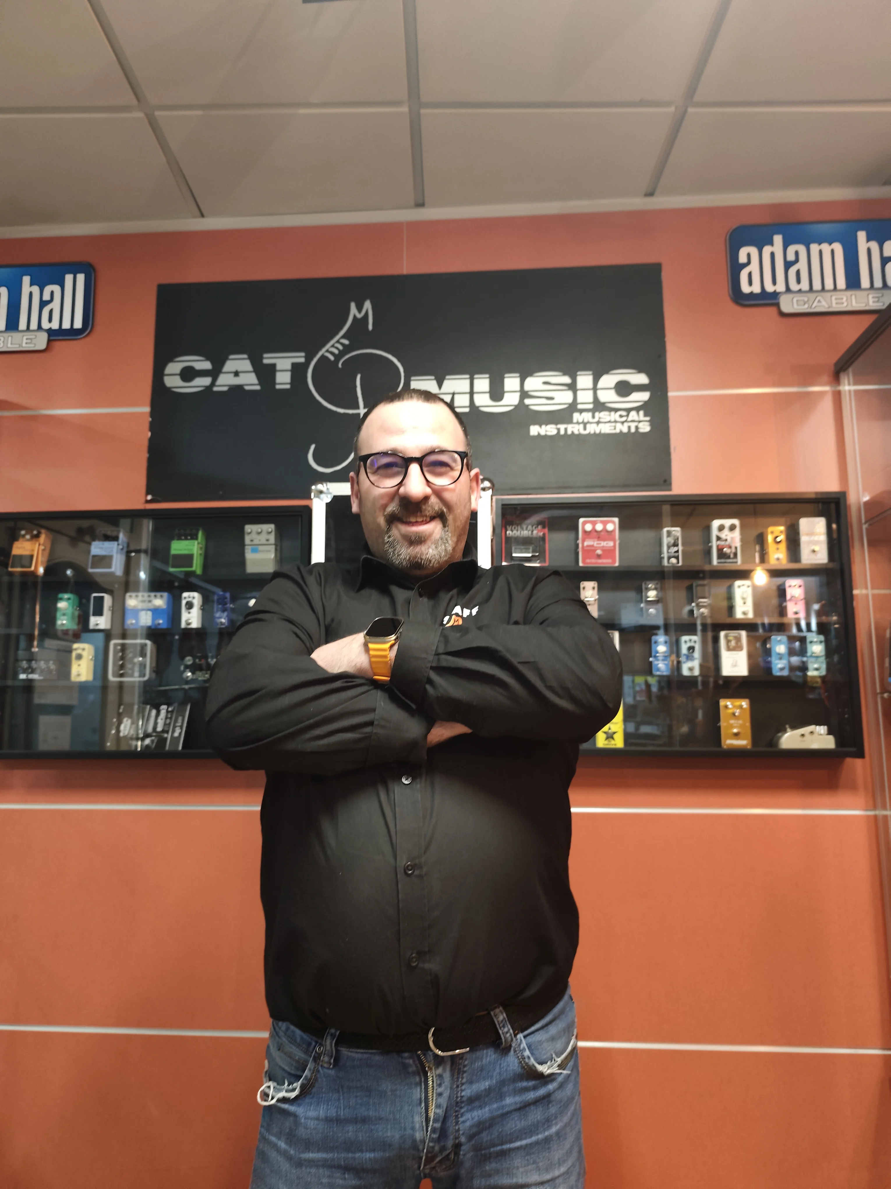 Jonathan, responsable del taller de Cat Music