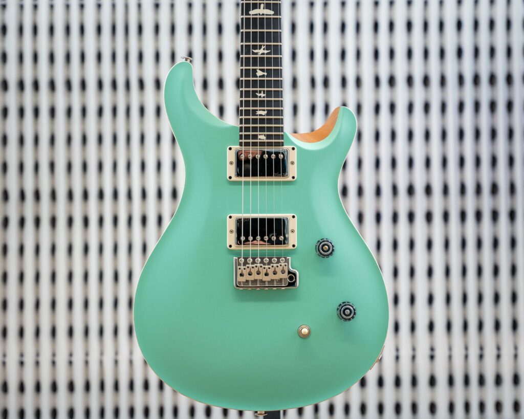 GUIT ELEC. CE24 LTD SEAFOAM GR