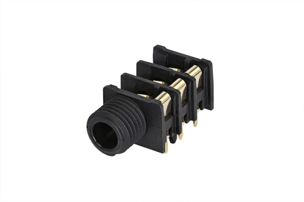 CONECTOR 1/4'' CHASIS STEREO A