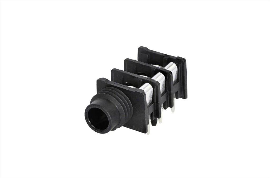 CONECTOR 1/4'' CHASIS STEREO C